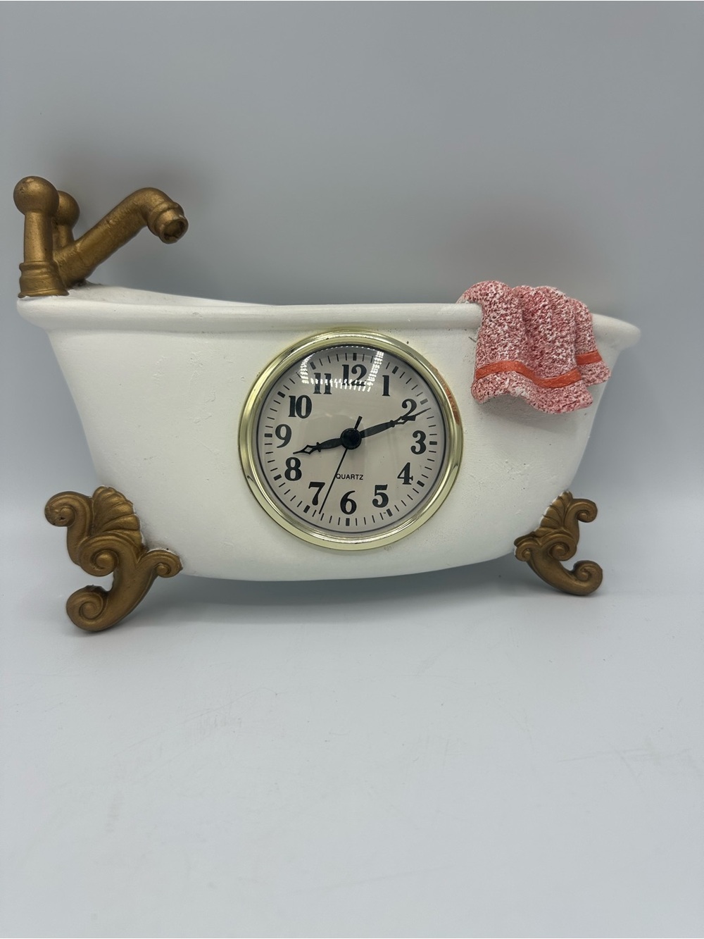 Vtg Claw Foot Bathtub Wall Clock Battery  Kitschy Cottage Core Granny Core Works